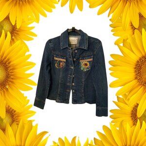 Denim jean jacket Size S.Armpits measure 18.5 inches .Length is 22 inches